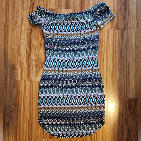 Off the Shoulder Aztec Pattern Bodycon Stretchy Dress Size Small - Picture 2 of 5